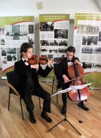 The exhibition “The elite of Lithuanian state politics, culture, science, society and its environment from the second half of 19th to the early 20th century”. Lukas Jonušis (violin) ir Liutauras Žilaitis (violoncello). Photo by A. Valužis.