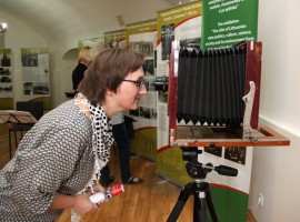 At the exhibition “The elite of Lithuanian state politics, culture, science, society and its environment from the second half of 19th to the early 20th century”. Designer of the exhibition. Photo by A. Valužis.