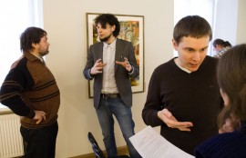 Discussions during the coffee-brake (photo by T. Kapočius).